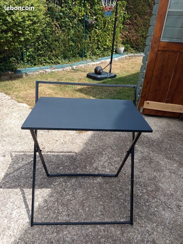 Bureau pliant noir en métal (image 1)