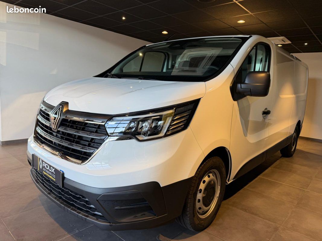 Renault trafic l2h1 3t 2.0 blue dci 150 advance / attelage / habillage bois / prix ht 2026 (image 3)