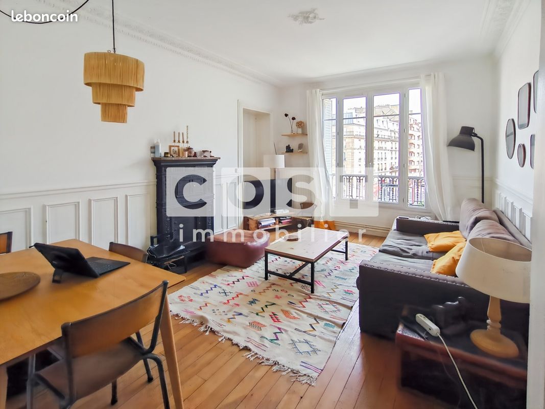 Appartement 3 pièces 71 m² · à Neuilly-sur-Seine · 71 m² · 2 045 €