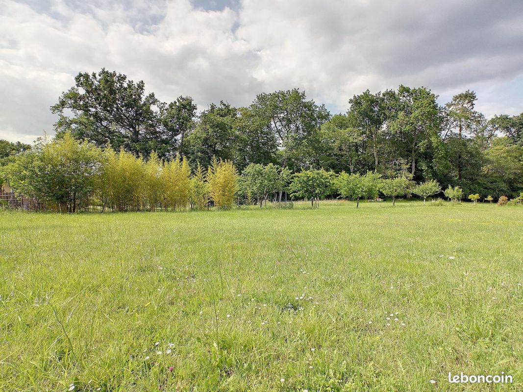 Terrain 6905 m² · à Fargues-Saint-Hilaire · 6 905 m² · 318 000 €