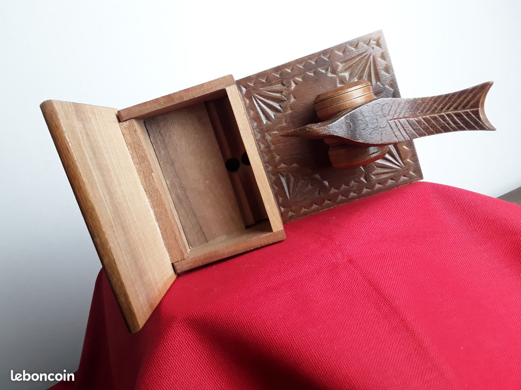 Distributeur de cigarettes oiseau en bois vintage (image 4)