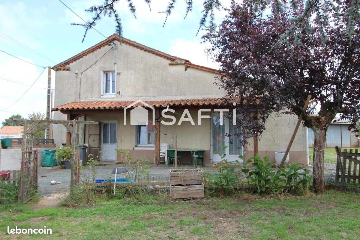 Maison 5 pièces 131 m² · à La Chapelle-Thémer · 131 m² · 136 500 €