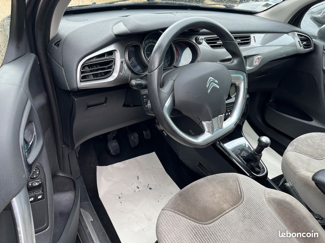 CITROEN C3 II 1.4 HDI 70 Exclusive Toit Pano Garantie 12 Mois (image 7)