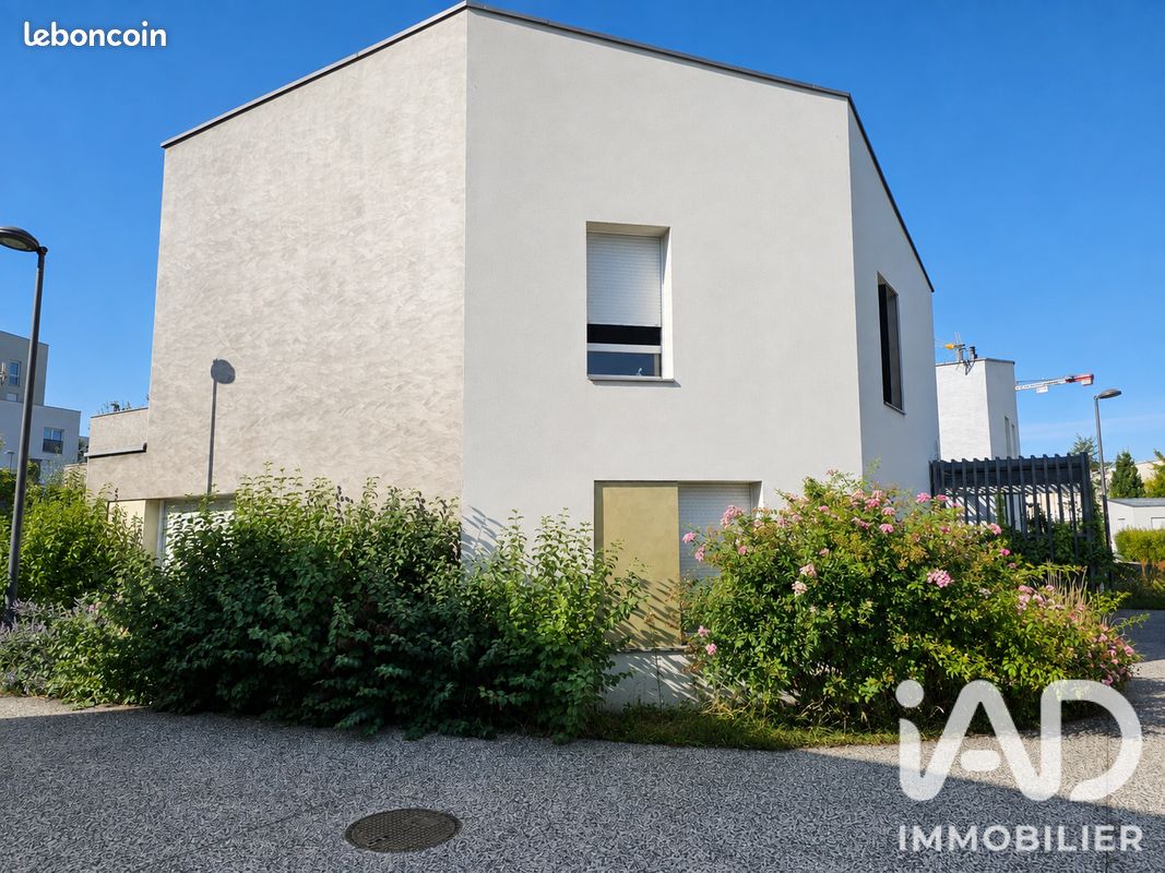 Maison 5 pièces 102 m² · à Jouy-le-Moutier · 102 m² · 299 000 €