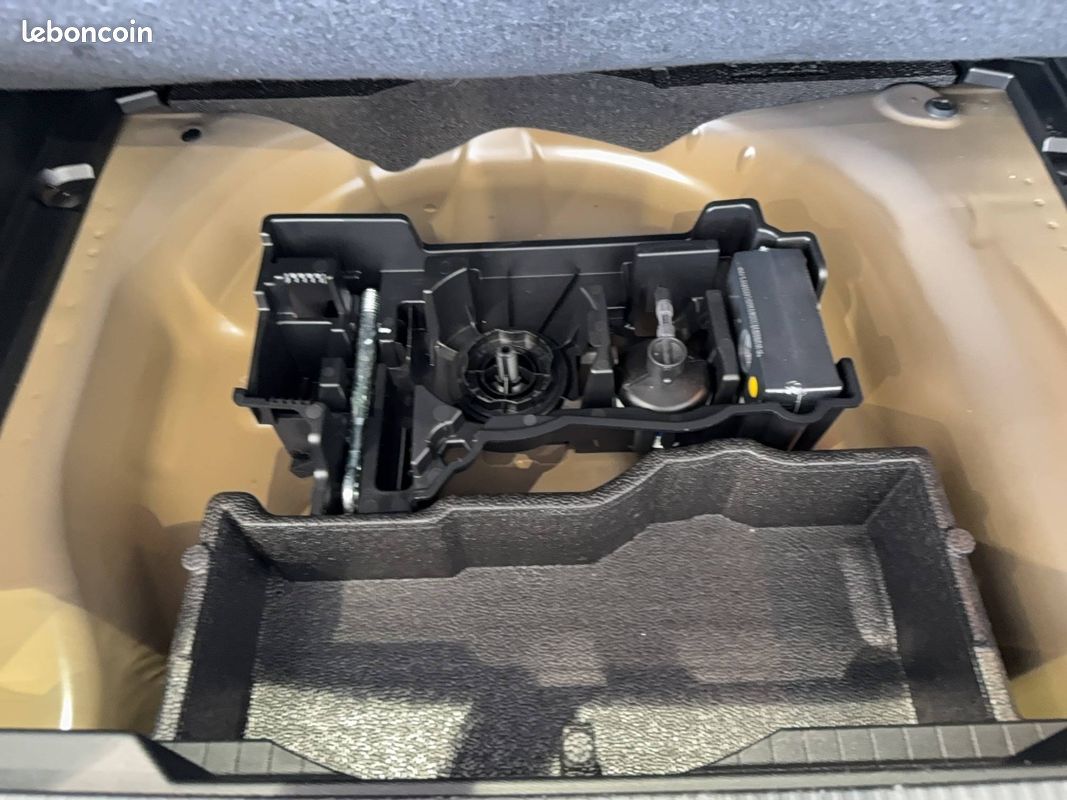 PEUGEOT 2008 PureTech 100 S&S BVM6 Active (image 13)