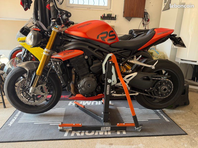 Triumph Speed Triple 1200 RS (image 1)