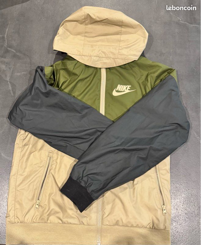 Kway Nike taille M 137-147cm Vêtements
