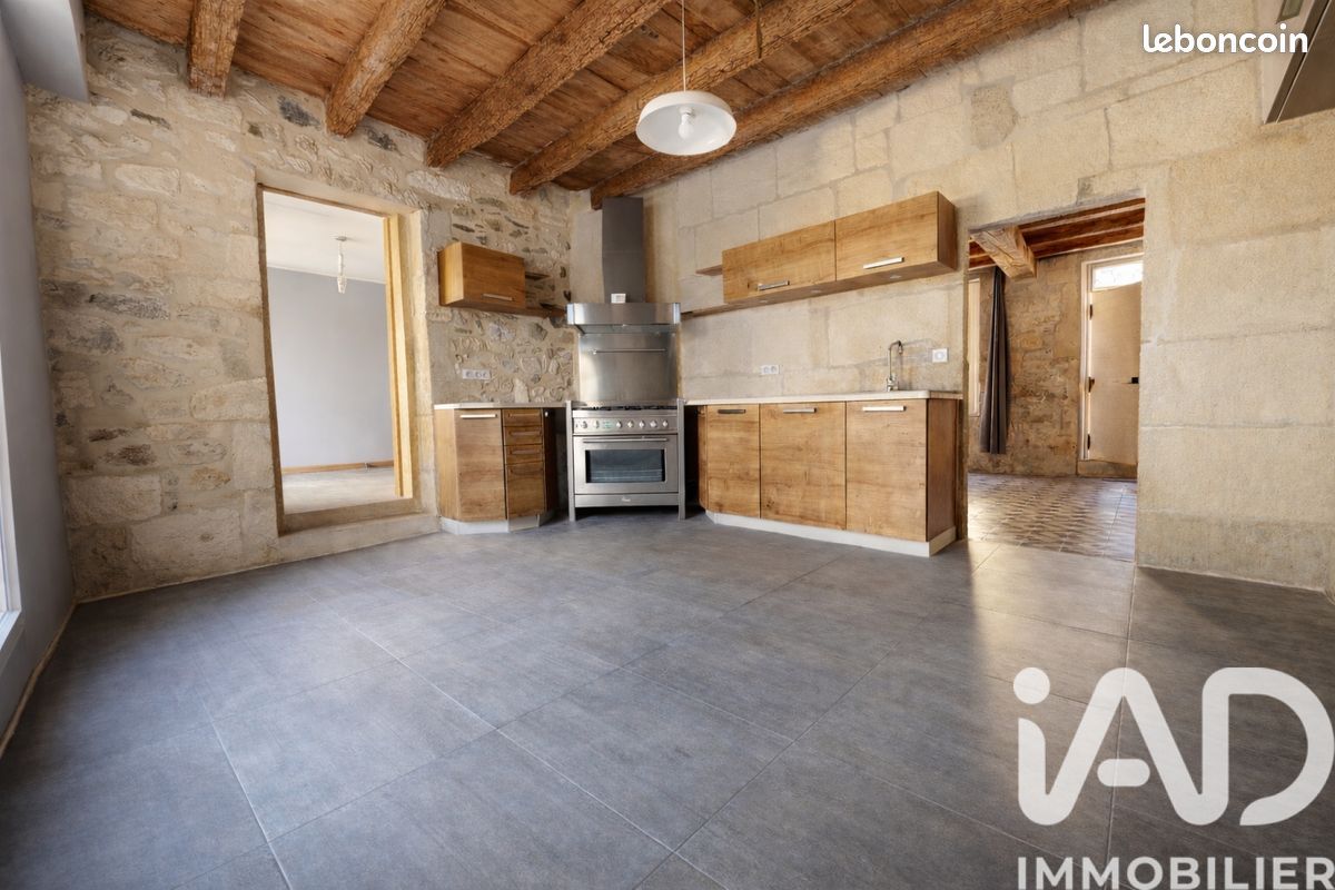 Maison 7 pièces 166 m² · à Fourques · 166 m² · 379 000 €
