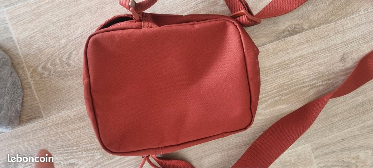 Saccoche lacoste bordeaux neuve (image 3)