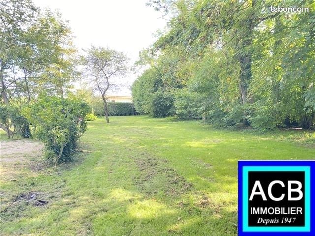 Terrain 693 m² · à Berthecourt · 79 900 €