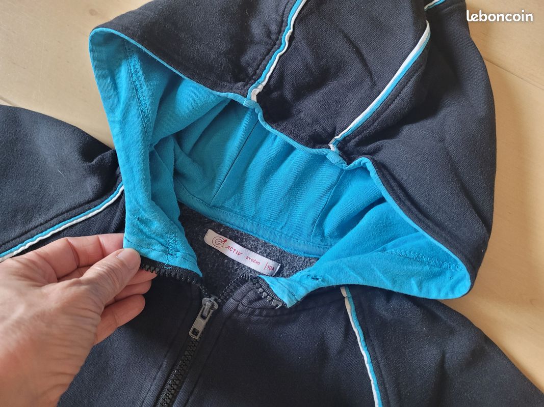Tenue de sport 3 pièces 10 ans ; pantalon + veste + tee shirt (image 14)
