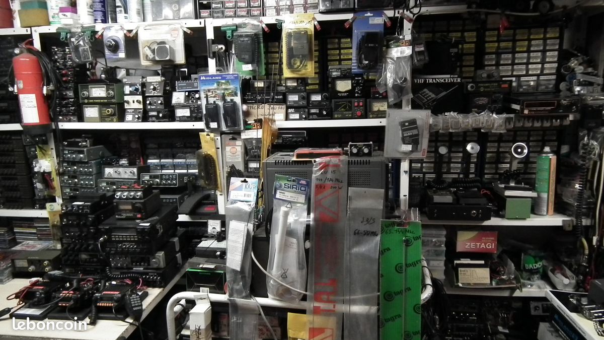 Recherche Tagra Orly avec son kit accus et son antenne télescopique 8942c709972030d9238027bf310b960681c0dda7
