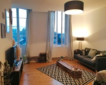 Superbe et atypique T3 dans l'ancien de 89 m2 en HYPER CENTRE