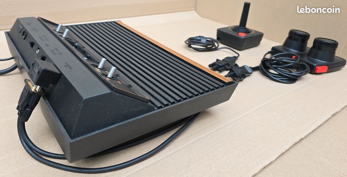 Atari annonce une Atari 2600+ Pac-Man en édition limitée, avec des