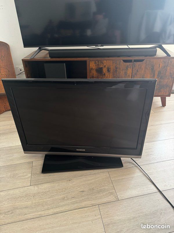 Télévision Thomson avec pied – Bon état (image 1)