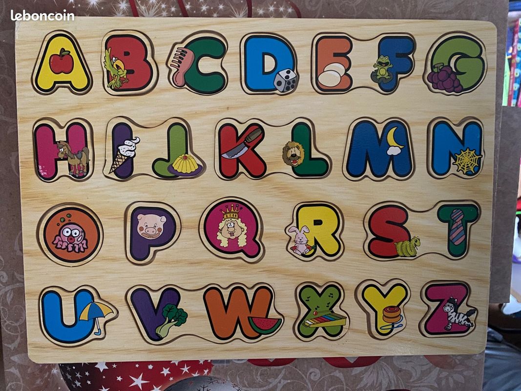 Puzzle en bois lettres (image 1)