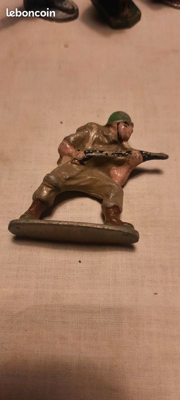 Lot De Jouets Anciens Militaria - Occasion