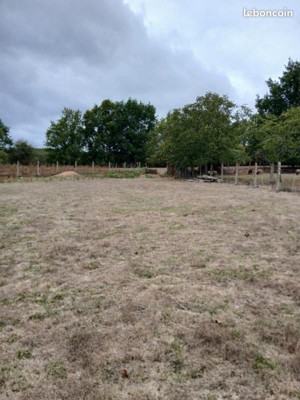 Terrain 1 048 m² Chateau Guibert · à Château-Guibert · 69 000 €