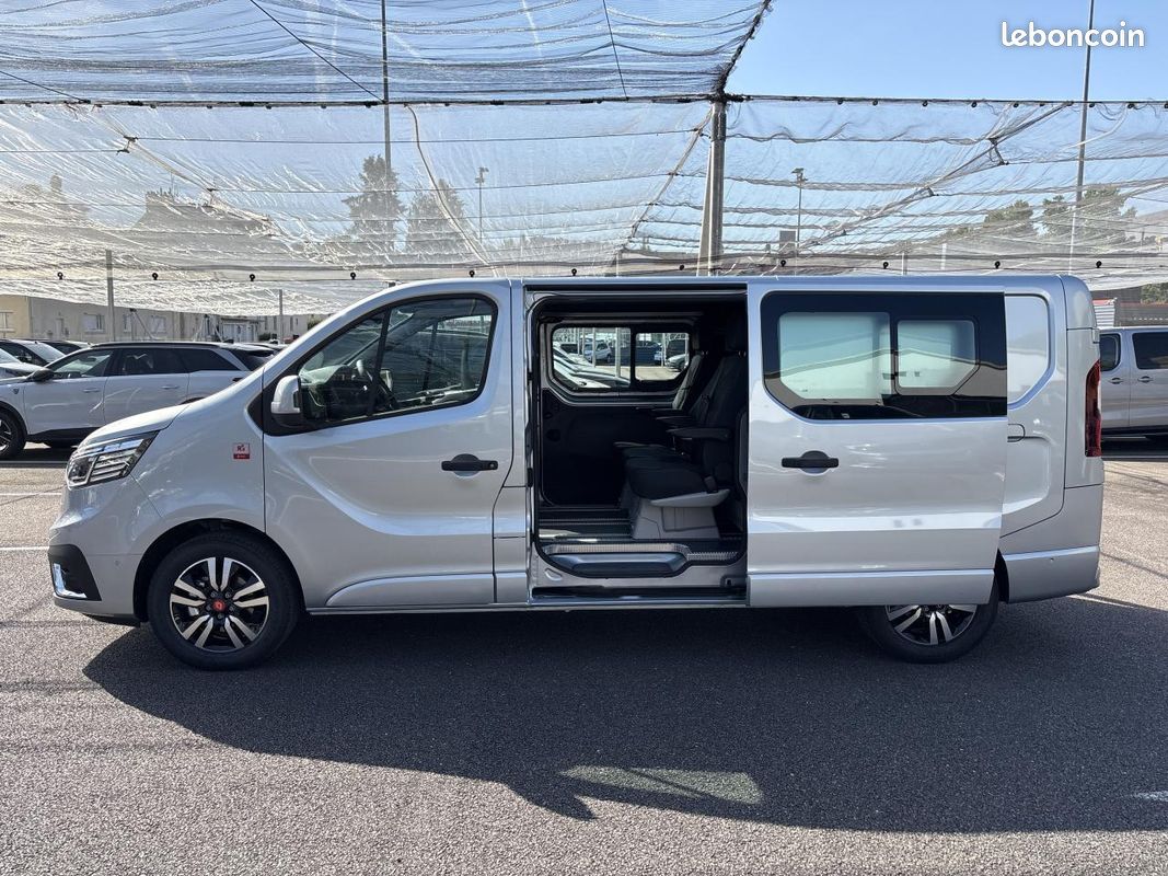 Renault trucks trafic l2h1 3t blue dci 150 bva9 double cabine sieges demontables 5pl gsr2 exclusive (image 4)