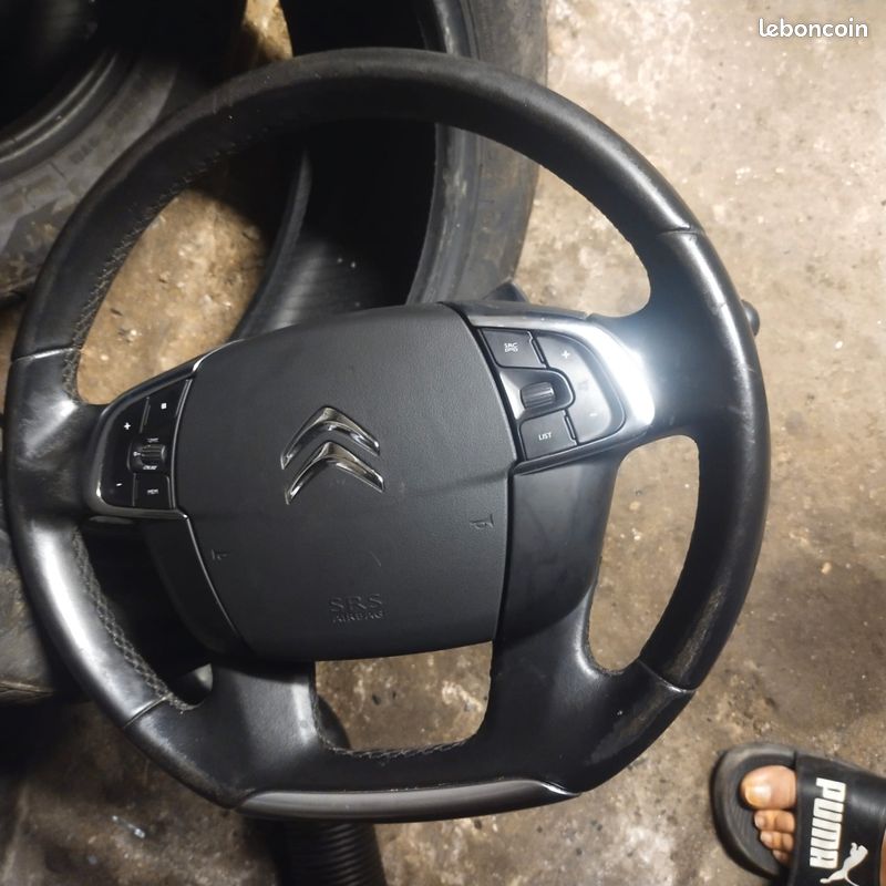 Volant C4 année 2015 (image 1)