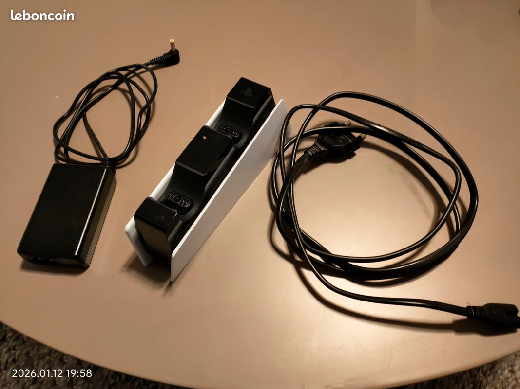 Chargeur officiel manettes PlayStation 5 (image 2)