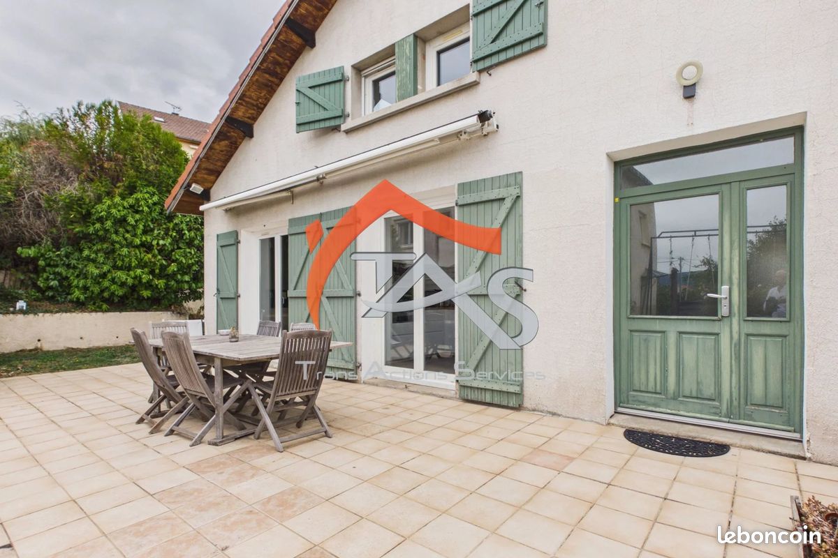 Maison 5 pièces 148 m² · à Sorbiers · 148 m² · 349 000 €