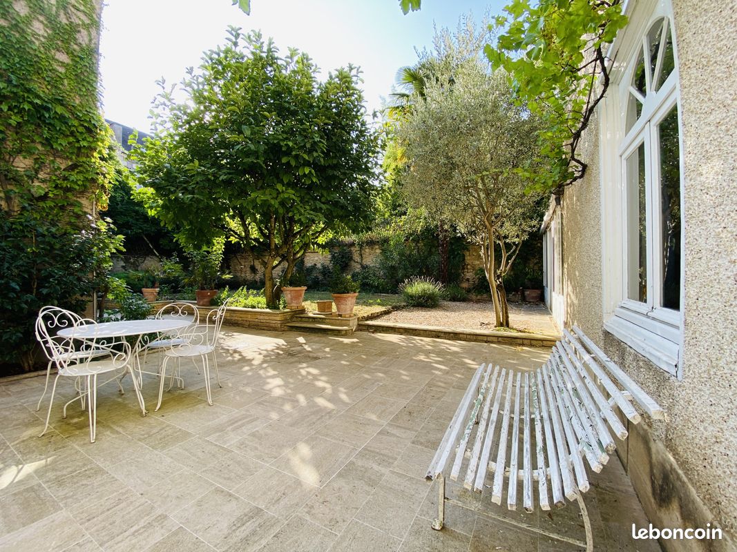 Maison 10 pièces 253 m² (image 2)