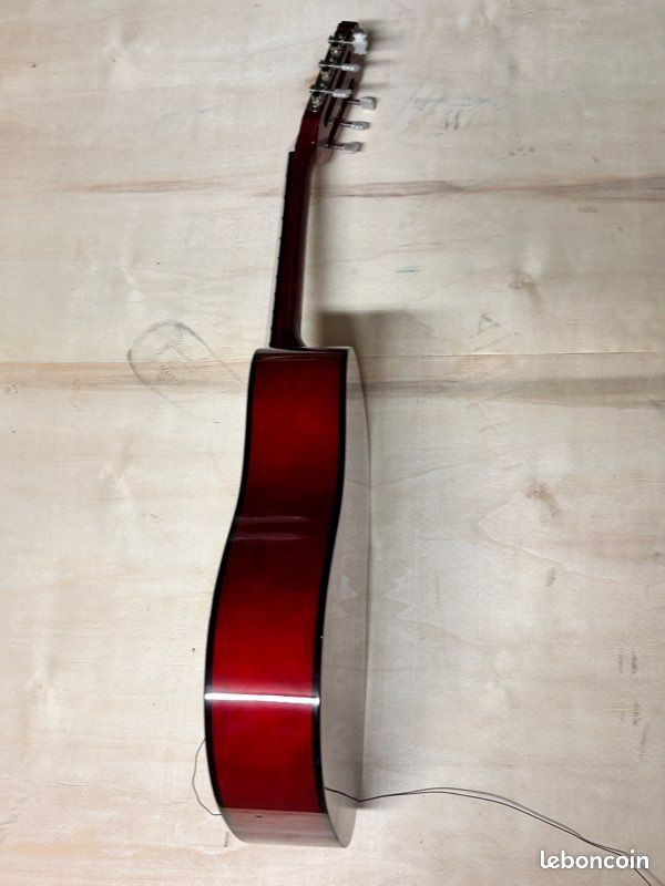 Bontempi Pink Wooden Guitar with 6 strings au meilleur prix sur Bontempi Pink Wooden Guitar with 6 strings au meilleur prix sur