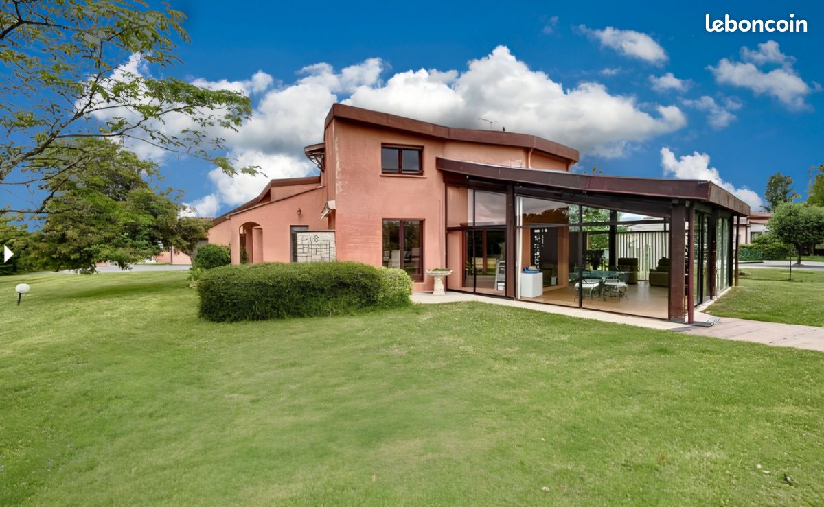 Maison 8 pièces 250 m² · à Lherm · 250 m² · 380 000 €