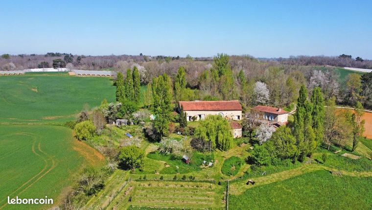 Propriété 9 pièces 260 m²