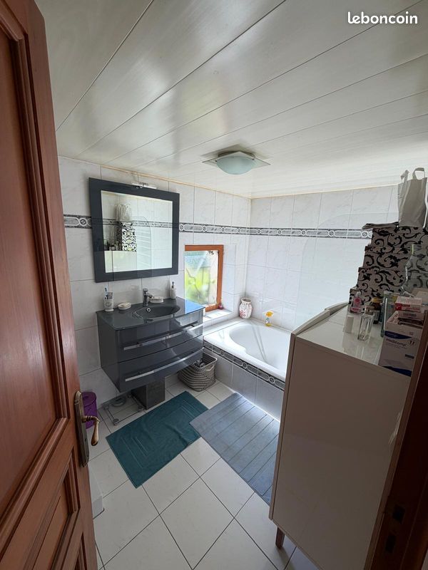 Maison à louer avec piscine hors sol (image 6)