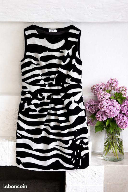 Robe Mi-longue Rayée Blanche Et Noire Molly Bracken – Taille S – Très Bon état