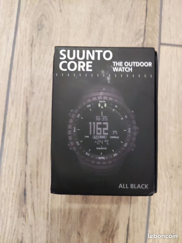 Suunto Watch Montre Suunto Core All Black Suunto SS021371000 Watch •