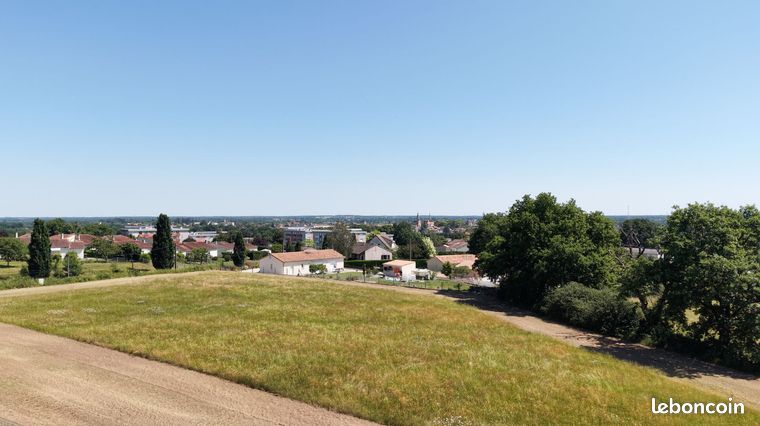 Terrain 2130 m² MONTMORILLON