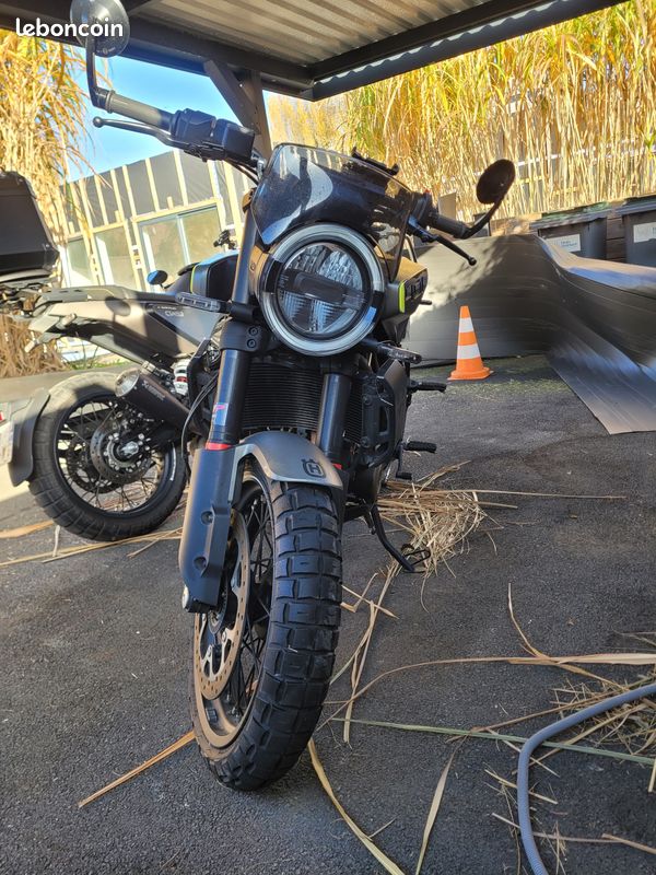 Husqvarna Svartpilen 401 (image 2)