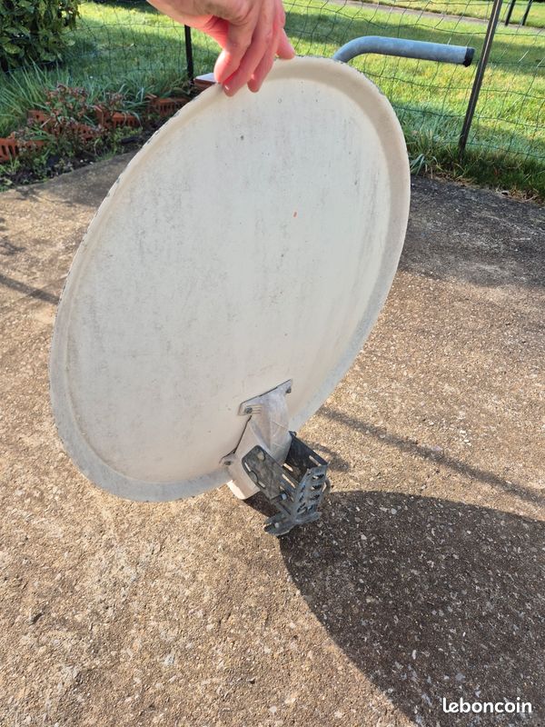 Parabole Satellite (image 2)