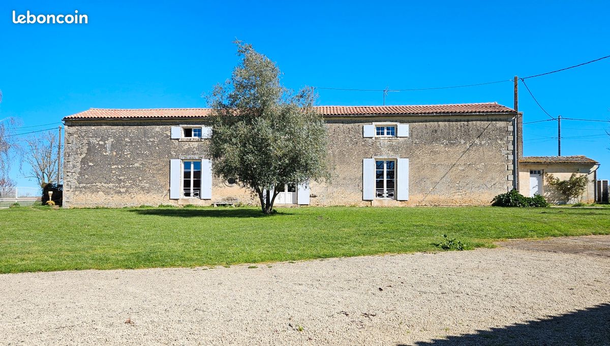 Maison 7 pièces 286 m² · à Échiré · 286 m² · 394 000 €