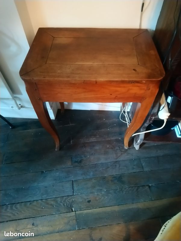 Bureau (image 1)