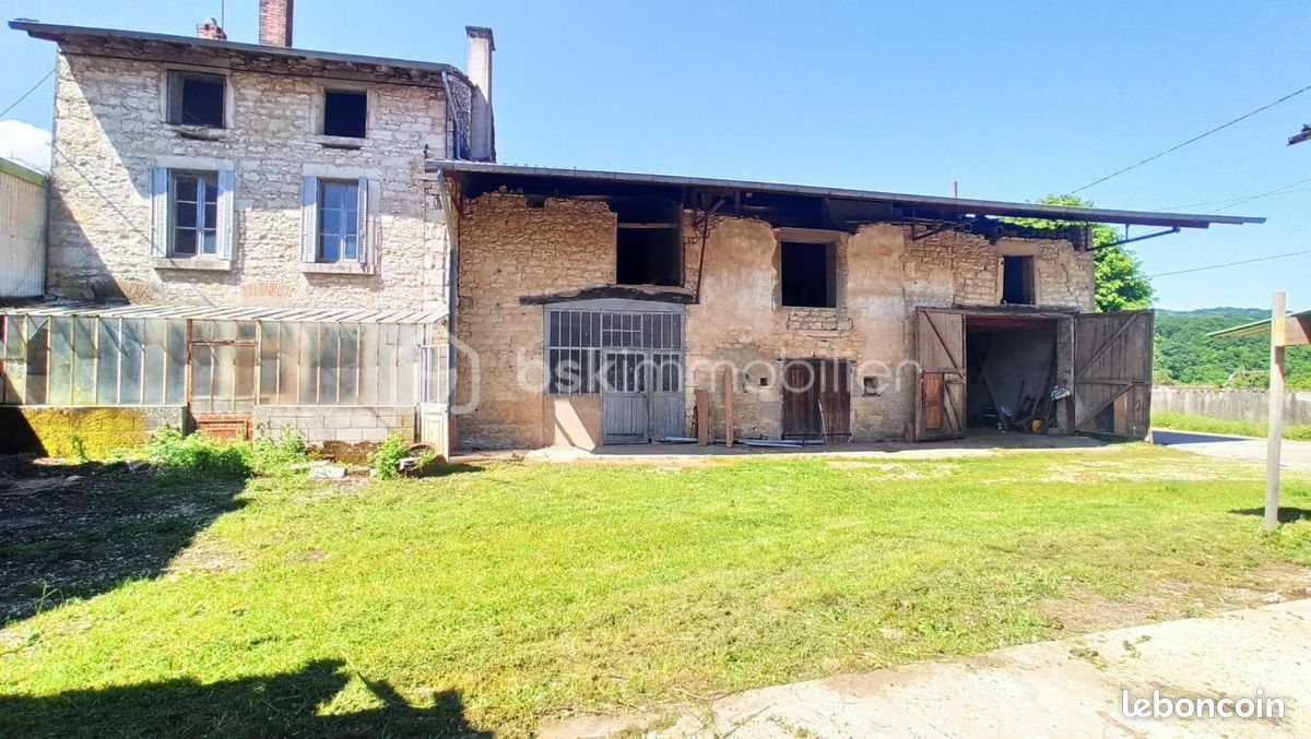 Maison 7 pièces 180 m² · à Neuville-sur-Ain · 180 m² · 150 000 €