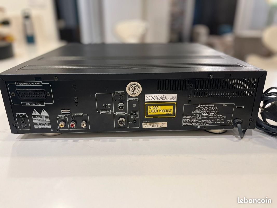 Pioneer LaserDisc y reproductor de CD Modelo CLD–S201