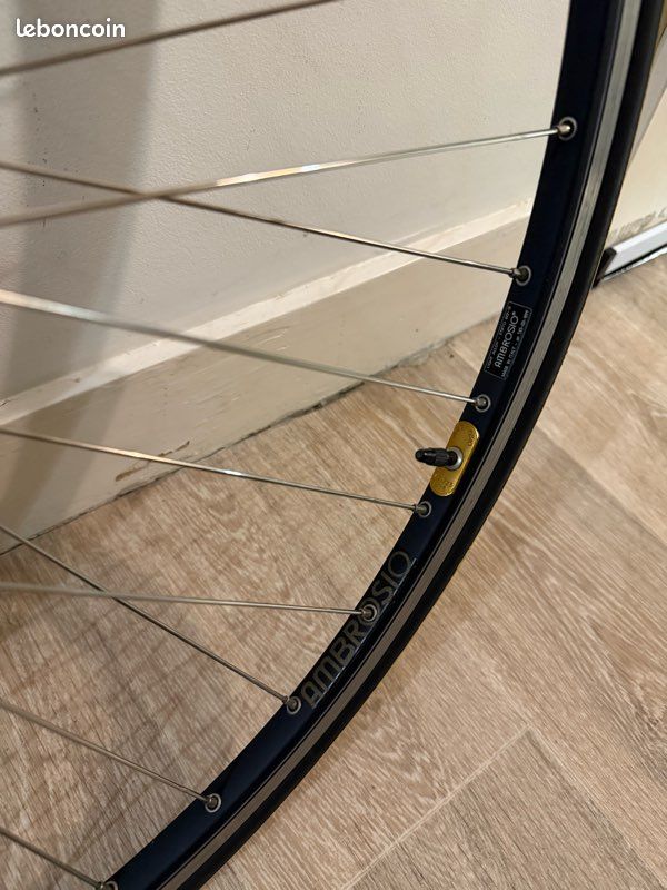 Moyeu Arrière Campagnolo Chorus C032 - 28 Trous - Filetage Anglais - État NOS (neuf Ancien Stock)