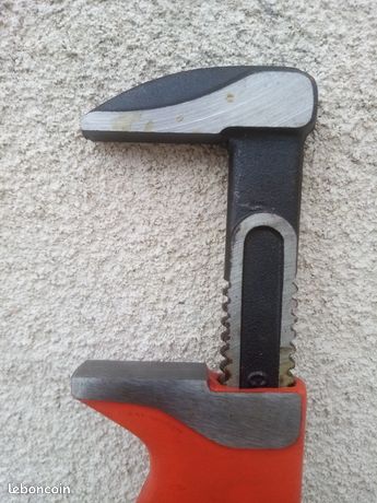 OUTIL ANCIEN CLÉ à molette manche torsadé 105 / 7 EUR 12,00 - FR