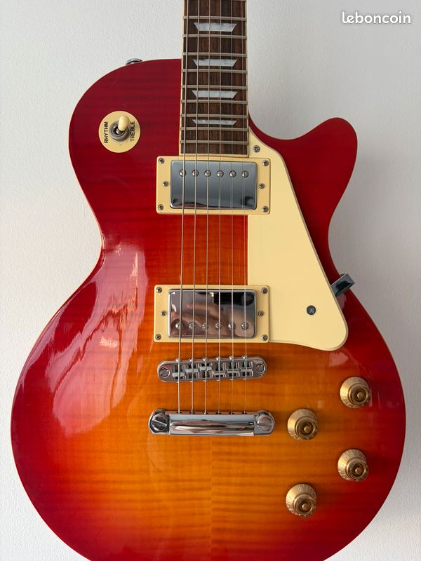 Guitare Custom 77 – London's Burning™ CS3 | Cherry Burst (image 2)