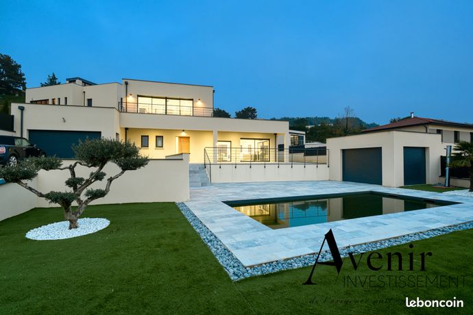 Villa 4 pièces 165 m²