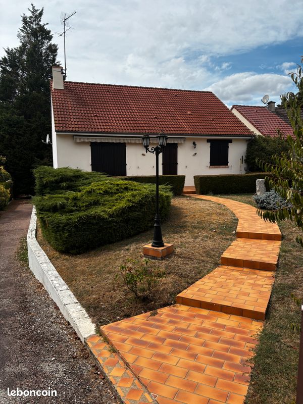 Maison 5 pièces 120 m² · à Mehun-sur-Yèvre · 120 m² · 200 000 €