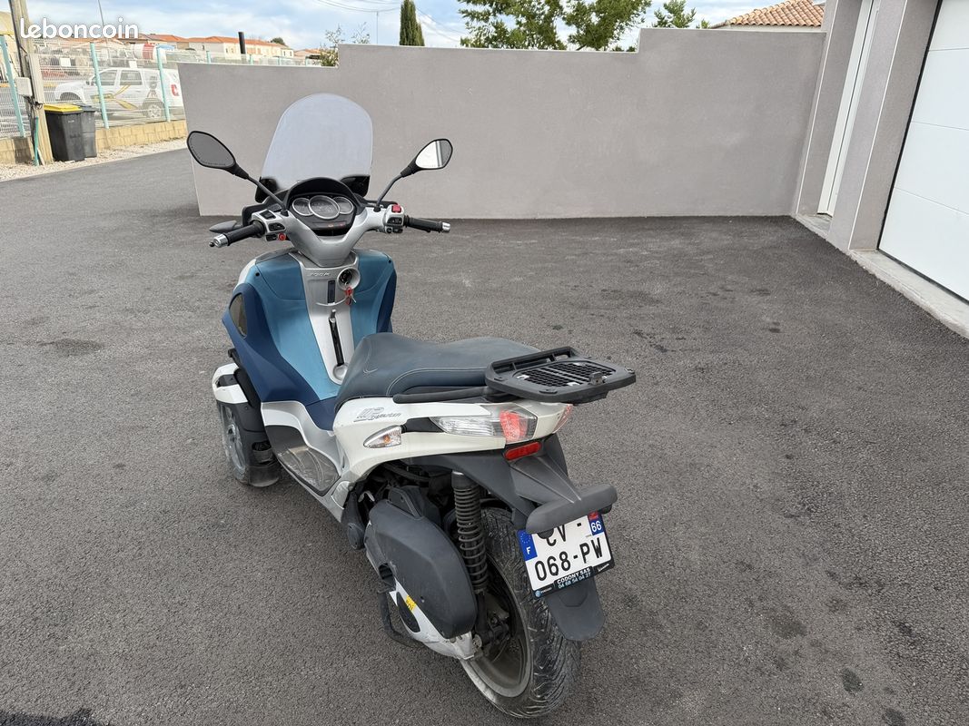 Piaggio MP3 MP3 300 IE LT YOURBAN (image 3)