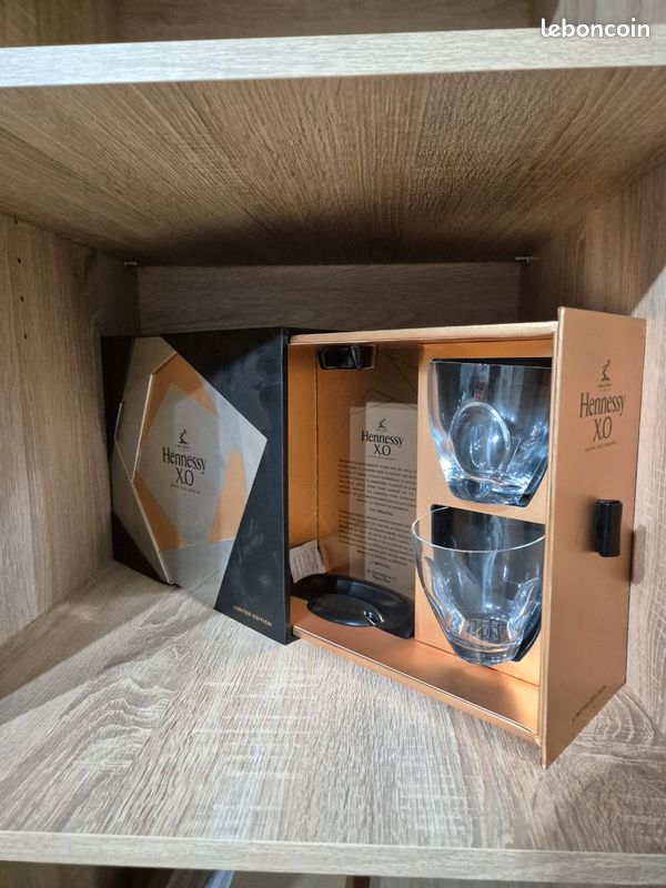 Boîte vide hennessy (image 2)