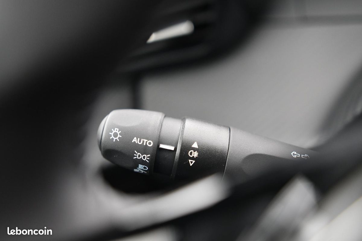 PEUGEOT 208 PureTech 75 S&S BVM5 Active (image 22)