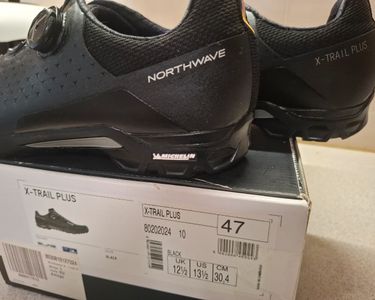 Chaussures vélo Marque peloton Pointure 44 Très bon état