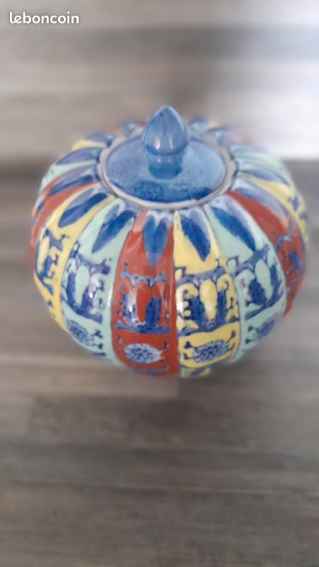 Jolie boîte multicolores (image 1)